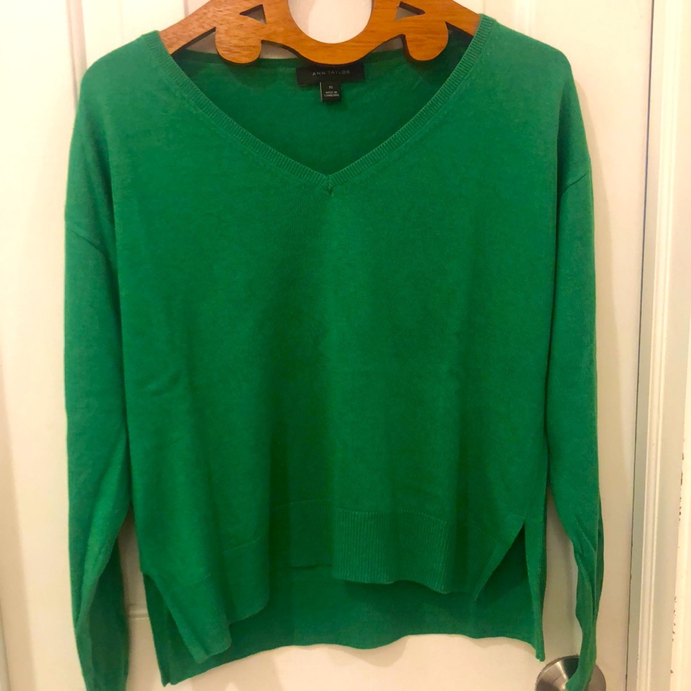Silky Soft Ann Taylor Green V-Neck Sweater